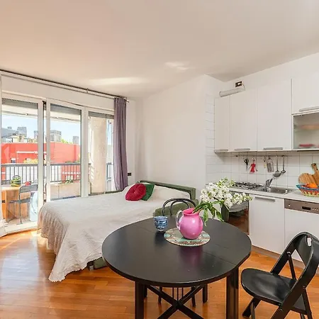 The Rainbow House With Terrace! Appartement Milan