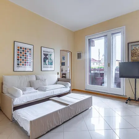 Brera, Posizione Con Terrazza E Vista Mozzafiato Milano