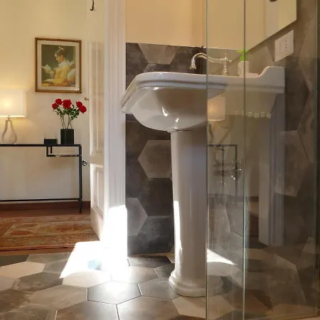 Donna Nilla, A Large And Cozy Flat In Porta Venezia Milan
