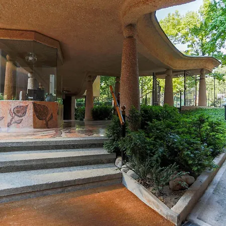 The Rent - Comfortable One-bedroom In The Crocetta Area Appartement