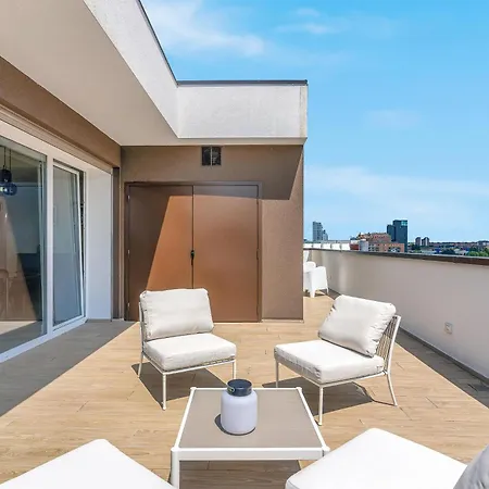 Airy With Balcony & Garage By Ndp Rent Μιλάνο