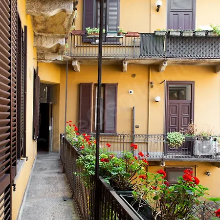 Guesthost - Charming 7 Stops From Duomo 公寓