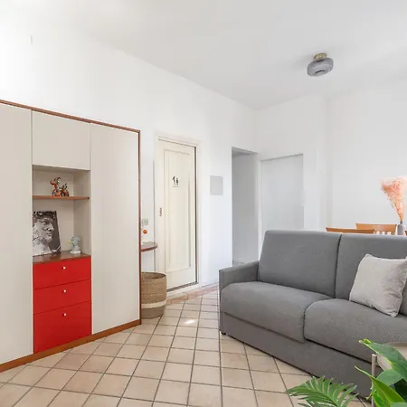 Apartment Sunny With Terrace In Center By Rentopolis