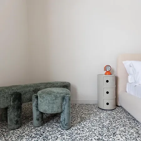 Newly Renovated Two-room * Mailand