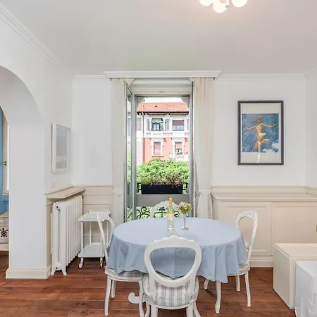 公寓 Refined And Bright One-bedroom Near Metro M4 - Dateo