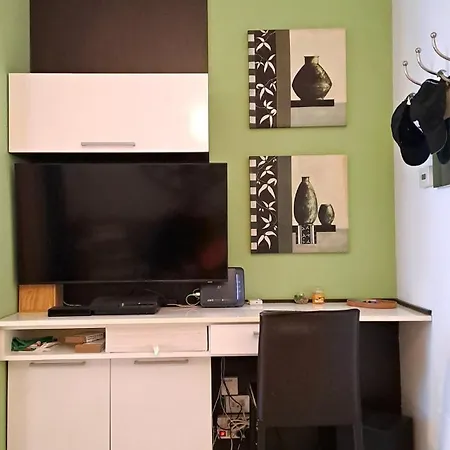 Modern And Cozy In Darsena Area Milan