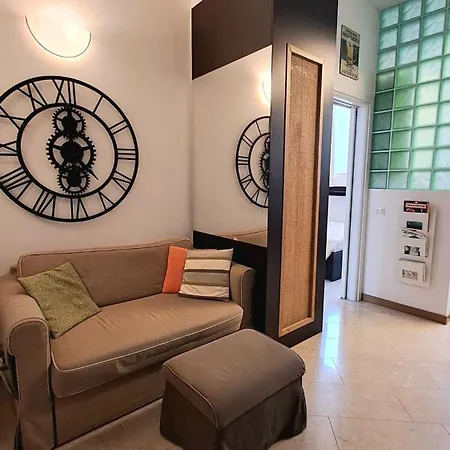 Modern And Cozy In Darsena Area * Milan