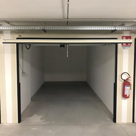 Exclusive Luxury Modern Center With Private Garage 公寓 *