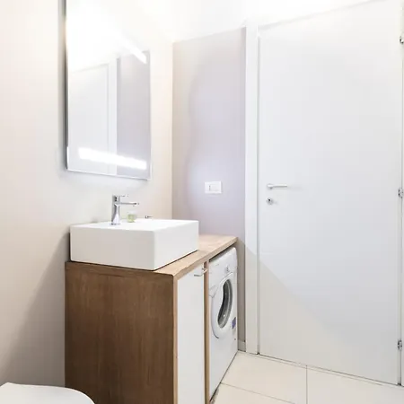 Easylife - - Balbo 10 - Bocconi Milán