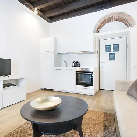 Easylife - - Balbo 10 - Bocconi * Milán