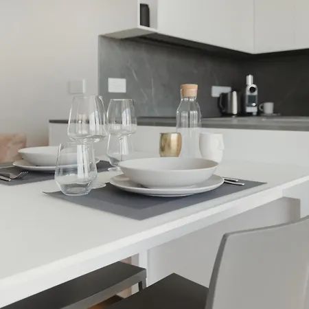 Apartment Gohost - Skyline Walking Distance From Station *