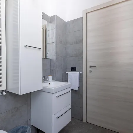 Linate - 10 Minutes From Duomo, Wifi Milano