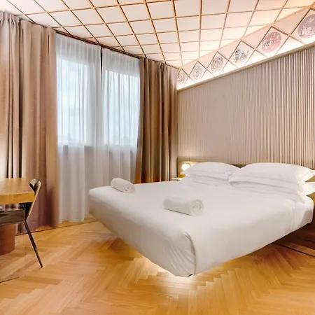 Qc Porta Romana Hotel 4*