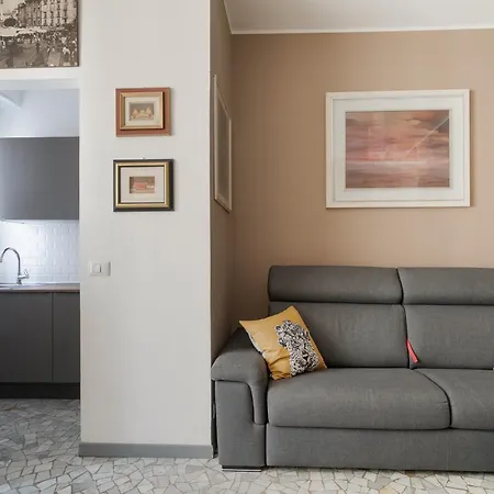 Guesthost - M1 Pasteur With Balcony ميلان