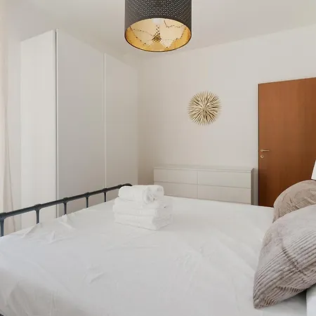 Guesthost - M1 Pasteur With Balcony * ميلان