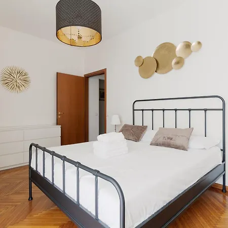 Guesthost - M1 Pasteur With Balcony ميلان