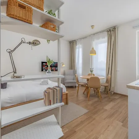 Navigli Nest - Metro & Navigli Nearby Apartment