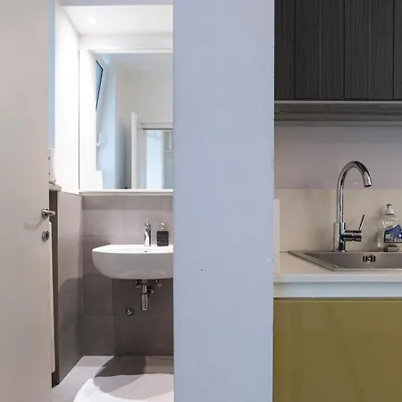 Dream Garden Center On Subway 10 Guest Appartement *