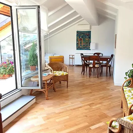 Appartamento Mansarda Con Terrazzo Centralissima Milano