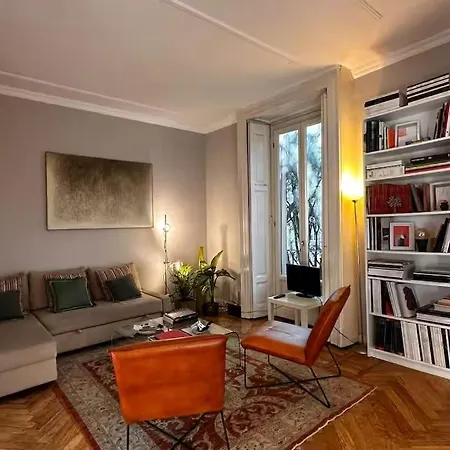 Readmyhostprofile! Luxury 4 Bedroom Penthouse Near Duomo Apartment *