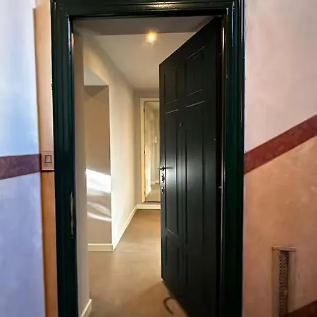 Readmyhostprofile! Luxury 4 Bedroom Penthouse Near Duomo * Milan