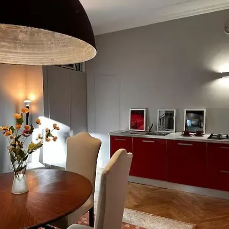 Readmyhostprofile! Luxury 4 Bedroom Penthouse Near Duomo Apartment