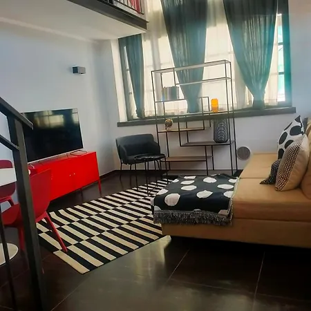 Refined Urban Living In Fondazione Prada Апартаменты *
