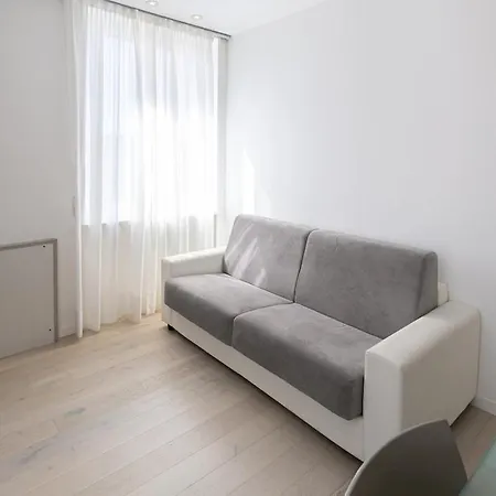 Two -rooms 10 Minutes Duomo By Metro *