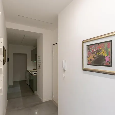 Two -rooms 10 Minutes Duomo By Metro * Milan