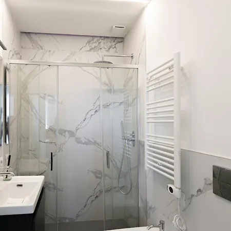 Two -rooms 10 Minutes Duomo By Metro Apartment Milan