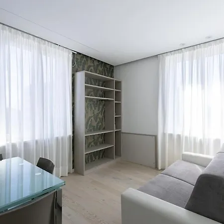 Apartment Two -rooms 10 Minutes Duomo By Metro Milan