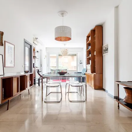 Appartamento Trilocale In Stile Milanese In Solari *