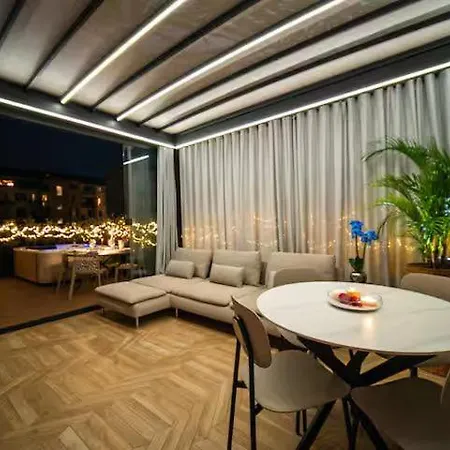 Readhostprofile! Luxury Penthouse Near Duomo *