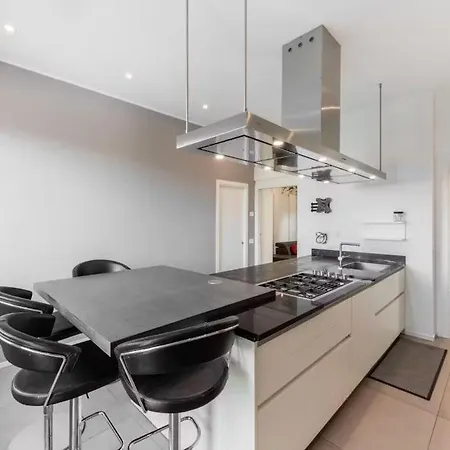 Readhostprofile! Luxury Penthouse Near Duomo Appartamento *