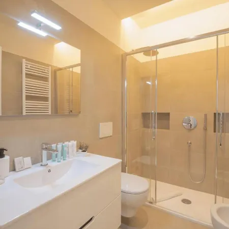 Sophisticated Two Bedroom - Check Profile Appartement
