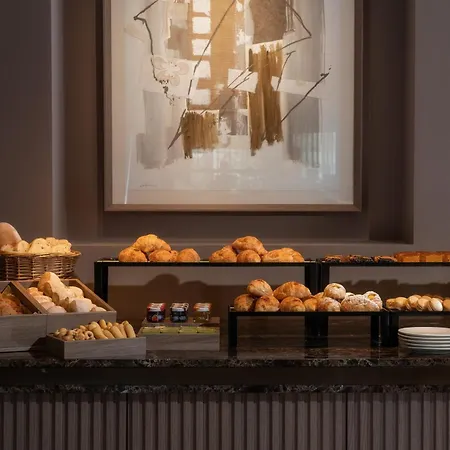 Crowne Plaza By Ihg Hotel 4*