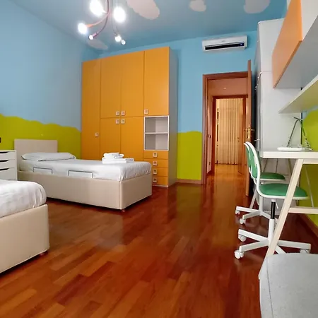 Bnbutler - Stromboli, 22 - Ampio, Luminoso Ed Elegante