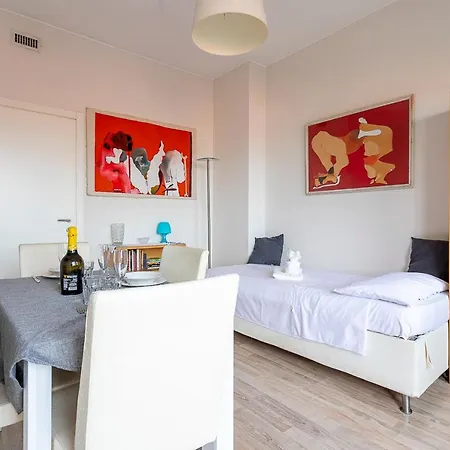 Appartement Attico Con Terrazzo - - Duomo 10 Min *