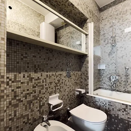 Corso Venezia Double With Double Bathroom And Balcony *