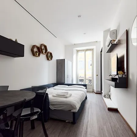 Corso Venezia Double With Double Bathroom And Balcony Appartement *