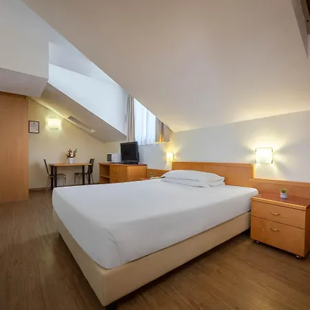 Apartahotel Ih Argonne Park