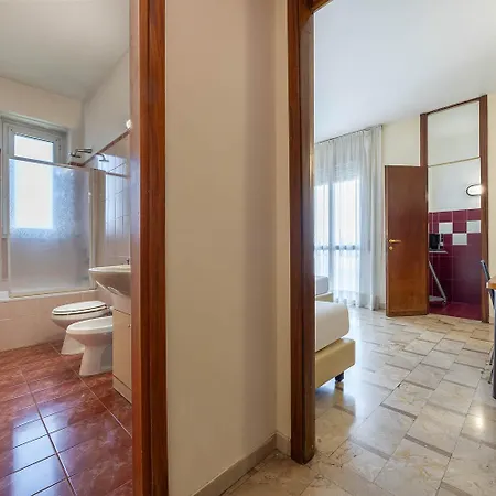 Ih Argonne Park Apartahotel 3*