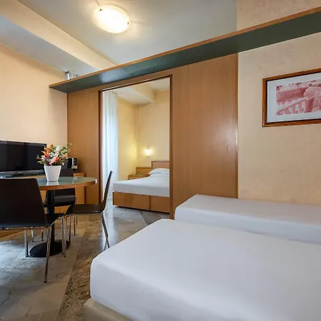 Ih Argonne Park Hotel apartamentowy