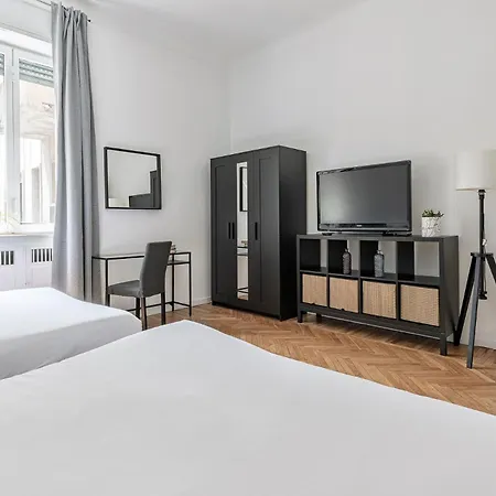 Luxury 4 Bedrooms Close To Duomo * 밀라노