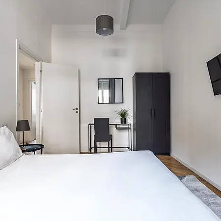 Luxury 4 Bedrooms Close To Duomo 밀라노