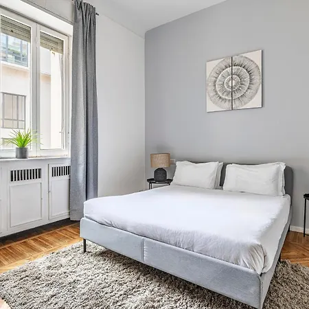 Luxury 4 Bedrooms Close To Duomo 아파트