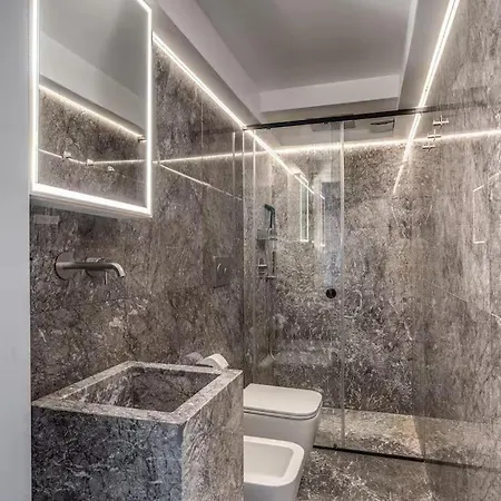 Readhostprofile! Luxury Penthouse Near Duomo Milano