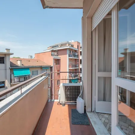 Navigli Retreat Near Duomo 아파트 밀라노