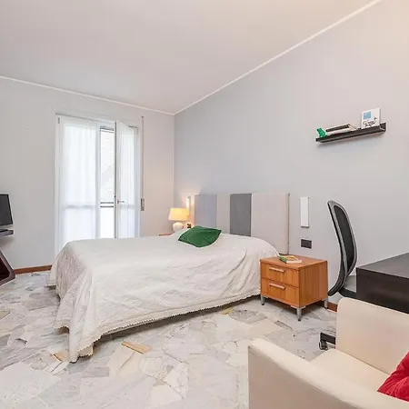 Quiet In Close To The Olimpic Village * ミラノ