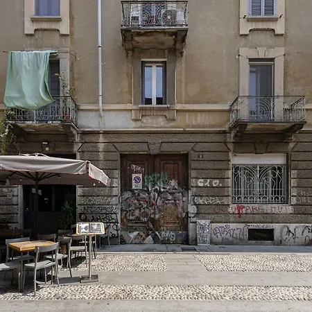 Elegant Naviglio Cool Area Large 5 Pax With Elevator Lägenhet